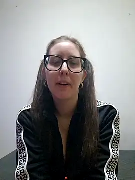 Snapshot of Sarah459 chatting on 09.23.25 Sarah459 online show from 09.23.25