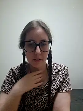 Snapshot of Sarah459 chatting on 10.16.25 Sarah459 online show from 10.16.25