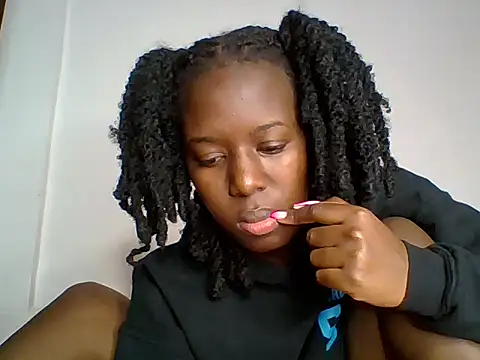Snapshot of Oliviia_ chatting on 09.18.25 Oliviia  online show from 09.18.25