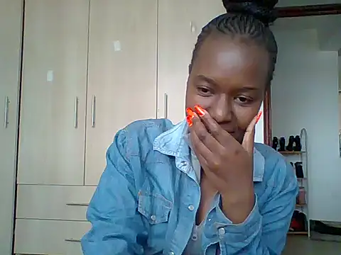 Snapshot of Oliviia_ chatting on 10.11.25 Oliviia  online show from 10.11.25