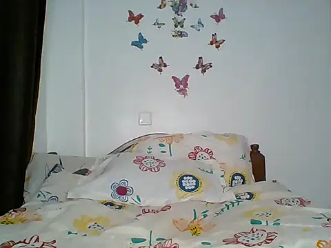 Snapshot of Oliviia_ chatting on 10.16.25 Oliviia  online show from 10.16.25