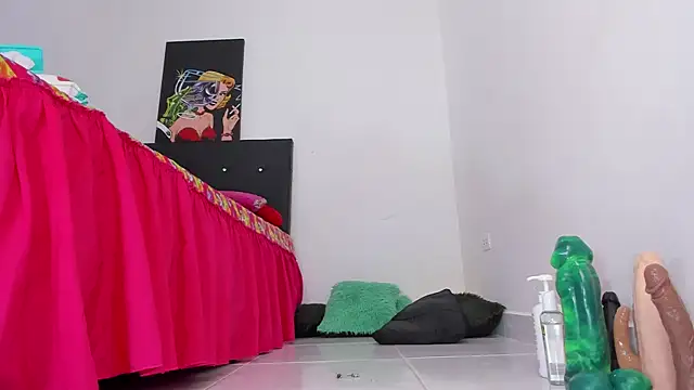 msschloee  online show from 01.27.25