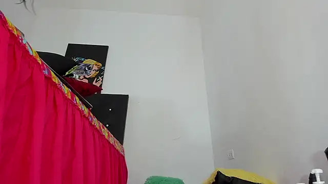 msschloee  online show from 01.28.25