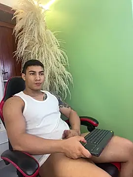 Snapshot of angel_adamx chatting on 12.21.25 angel adamx online show from 12.21.25