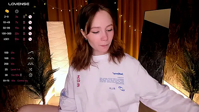 Snapshot of LanaBlu_ chatting on 11.11.25 LanaBlu online show from 11.11.25