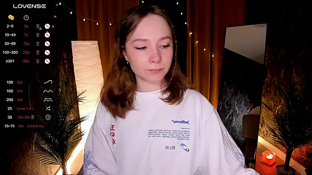 Snapshot of LanaBlu_ chatting on 11.16.25 LanaBlu online show from 11.16.25