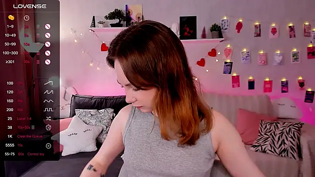 Snapshot of LanaBlu_ chatting on 12.14.25 LanaBlu online show from 12.14.25