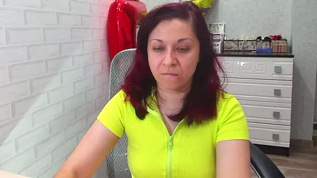 Snapshot of TeasyLana chatting on 03.18.25 TeasyLana online show from 03.18.25