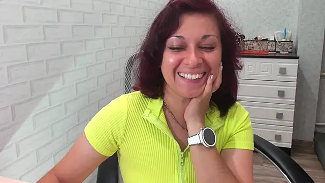 Snapshot of TeasyLana chatting on 10.10.25 TeasyLana online show from 10.10.25