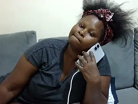 Snapshot of Pretty_lilly02 chatting on 05.17.26 Pretty lilly02 online show from 05.17.26