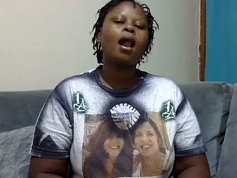 Snapshot of Pretty_lilly02 chatting on 06.08.26 Pretty lilly02 online show from 06.08.26