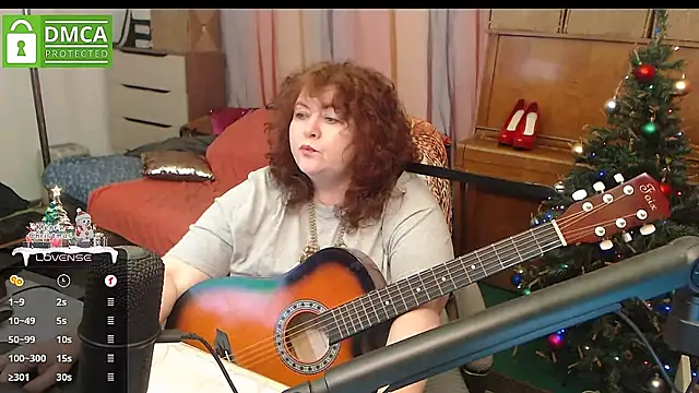 Snapshot of RoseRed69 chatting on 01.02.25 RoseRed69 online show from 01.02.25