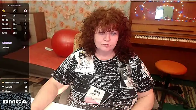 Snapshot of RoseRed69 chatting on 03.18.25 RoseRed69 online show from 03.18.25