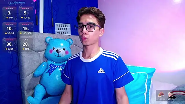 OwenBluee online show from 01.24.25