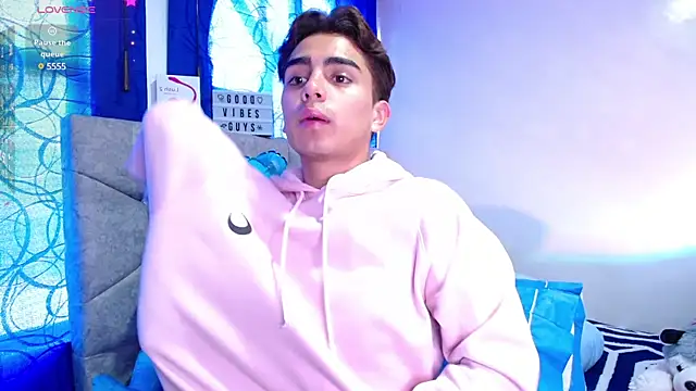 OwenBluee online show from 01.28.25