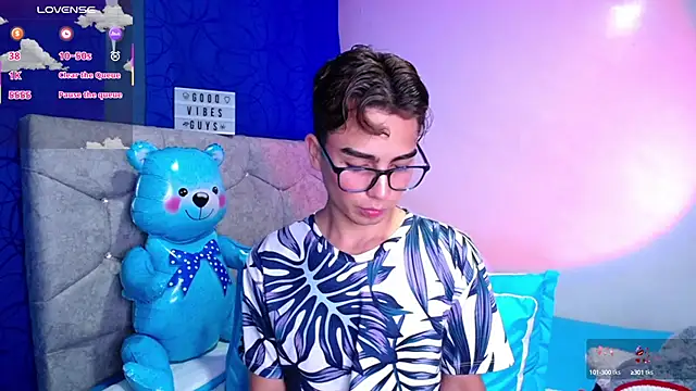 OwenBluee online show from 02.25.25