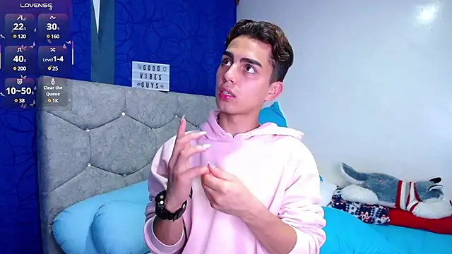 OwenBluee online show from 02.27.25