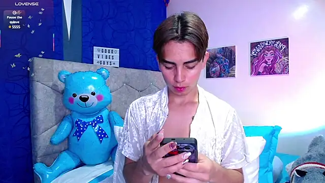 OwenBluee online show from 03.15.25