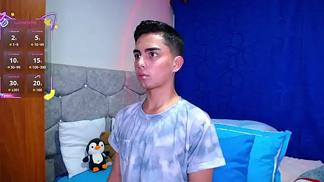 OwenBluee online show from 09.12.25