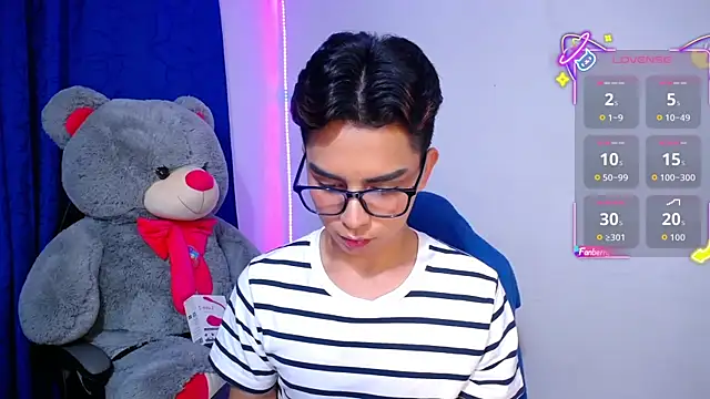 OwenBluee online show from 04.23.26