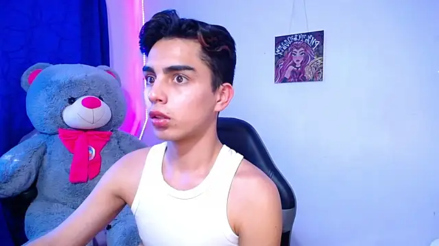 OwenBluee online show from 05.06.26