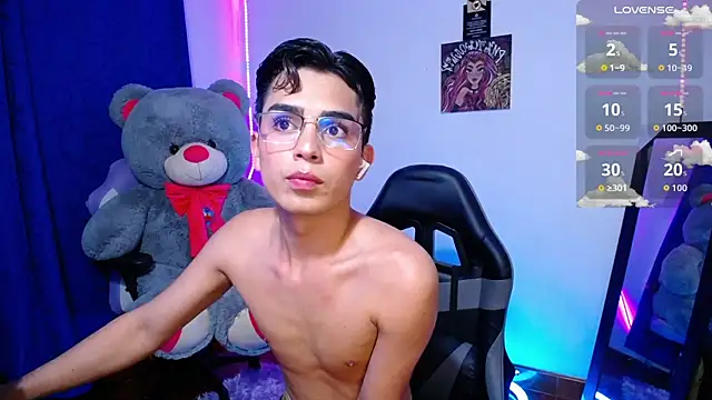 OwenBluee online show from 06.14.26