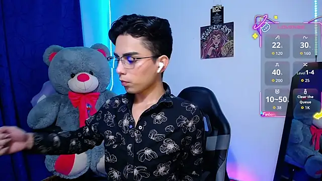 OwenBluee online show from 06.16.26