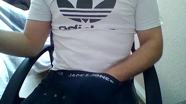 Snapshot of wixxer872302 chatting on 01.12.25 wixxer872302 online show from 01.12.25