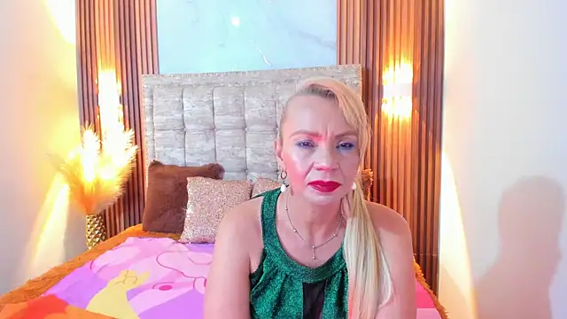 Snapshot of AnastasiaTaylor_ chatting on 02.18.25 AnastasiaTaylor online show from 02.18.25
