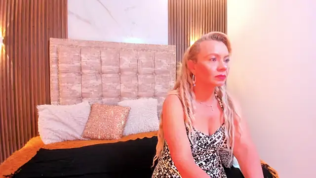 Snapshot of AnastasiaTaylor_ chatting on 09.16.25 AnastasiaTaylor online show from 09.16.25