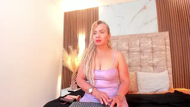 Snapshot of AnastasiaTaylor_ chatting on 09.29.25 AnastasiaTaylor online show from 09.29.25