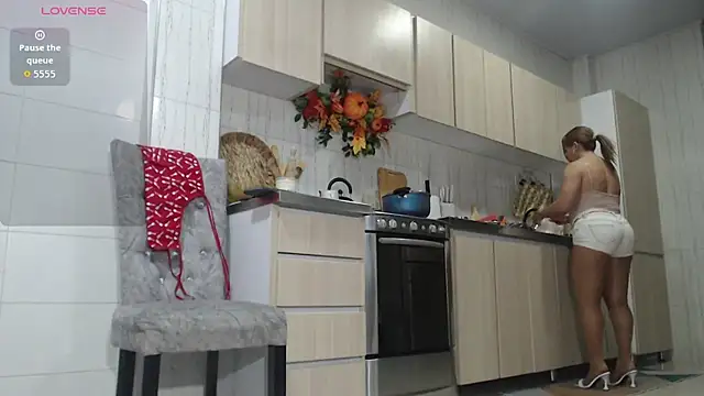 Jadeee  online show from 09.10.25