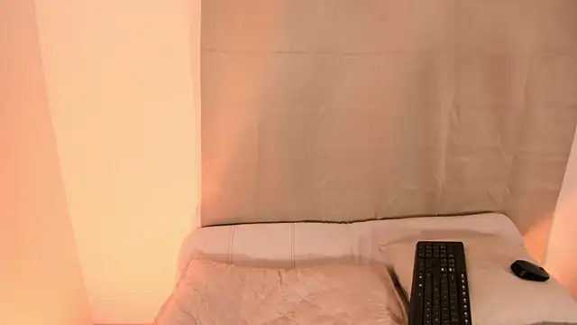 Snapshot of Kimberlin_Cam_ chatting on 05.14.26 Kimberlin Cam online show from 05.14.26