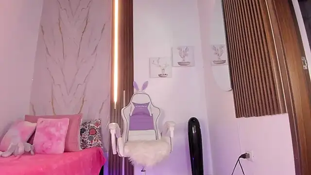 Snapshot of mia_six66 chatting on 09.25.25 mia six66 online show from 09.25.25