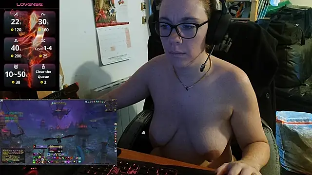 Snapshot of lili-hot-77 chatting on 12.18.24 lili-hot-77 online show from 12.18.24