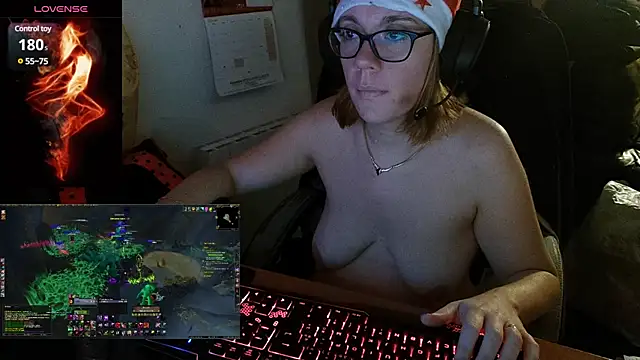 Snapshot of lili-hot-77 chatting on 12.22.24 lili-hot-77 online show from 12.22.24