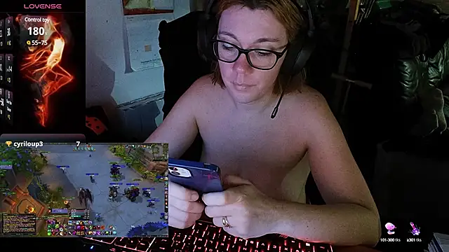 Snapshot of lili-hot-77 chatting on 12.29.24 lili-hot-77 online show from 12.29.24