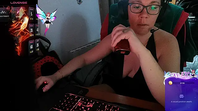 Snapshot of lili-hot-77 chatting on 02.12.25 lili-hot-77 online show from 02.12.25