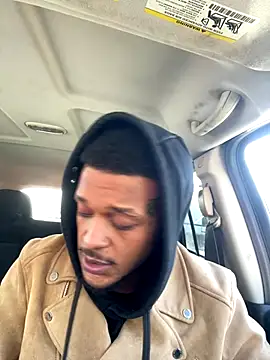 Snapshot of rayyymack chatting on 12.05.25 rayyymack online show from 12.05.25