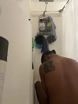 Snapshot of rayyymack chatting on 12.14.25 rayyymack online show from 12.14.25