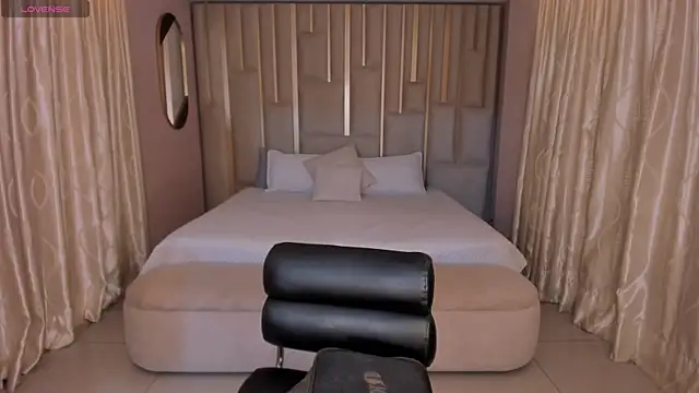 MariaHerrera  online show from 12.15.25