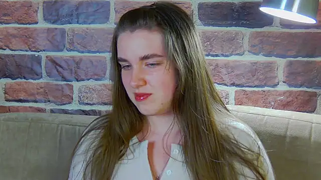 Snapshot of Sofia_Hugs chatting on 04.19.26 Sofia Hugs online show from 04.19.26