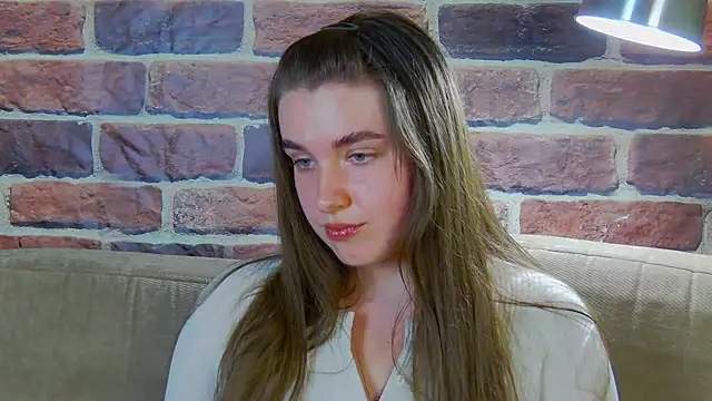 Snapshot of Sofia_Hugs chatting on 04.19.26 Sofia Hugs online show from 04.19.26