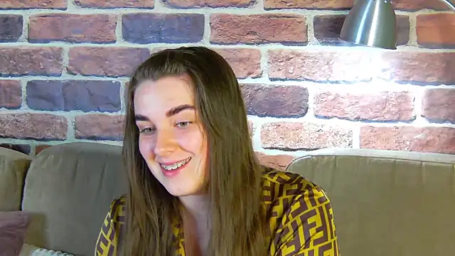 Snapshot of Sofia_Hugs chatting on 05.16.26 Sofia Hugs online show from 05.16.26