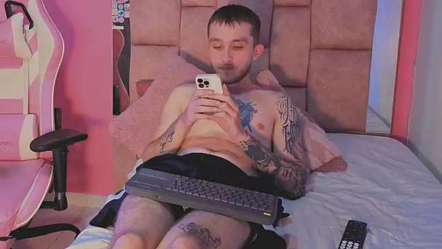 Dylanwhite23  online show from 05.01.26