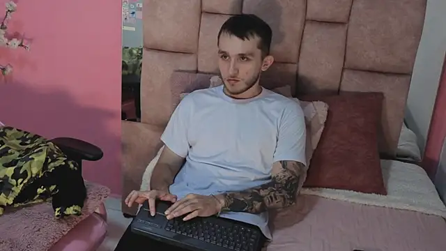 Dylanwhite23  online show from 05.03.26