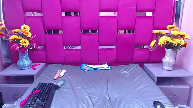 Snapshot of Lya_Anal chatting on 01.08.25 Lya Anal online show from 01.08.25