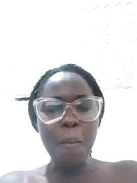 Snapshot of Sweetcecie01 chatting on 02.08.25 Sweetcecie01 online show from 02.08.25