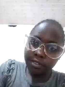 Snapshot of Sweetcecie01 chatting on 02.15.25 Sweetcecie01 online show from 02.15.25