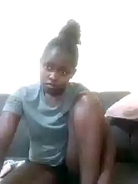Snapshot of Sweetcecie01 chatting on 03.16.25 Sweetcecie01 online show from 03.16.25